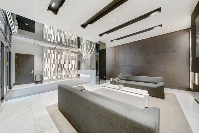 2) Lobby (2)