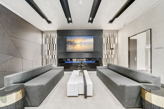 2) Lobby (4)