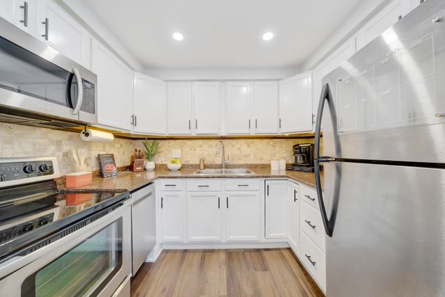3) Kitchen (3)