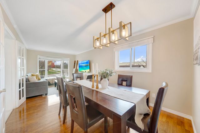 4) Dining Area (1)
