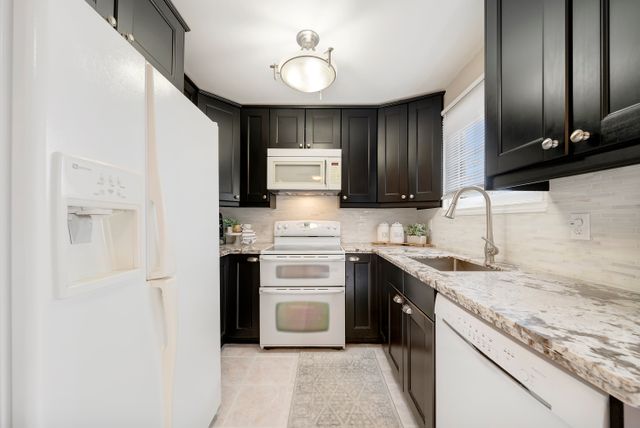 6) Kitchen (1)