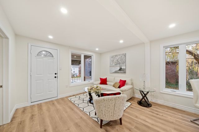 2) Living Room (4)