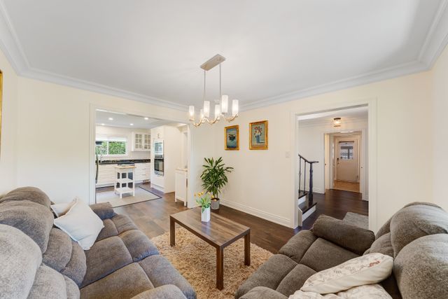 5) Living Room (2)