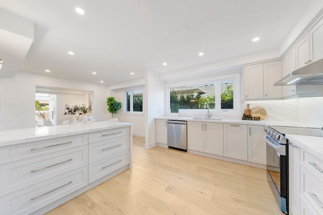 4) Kitchen (2)