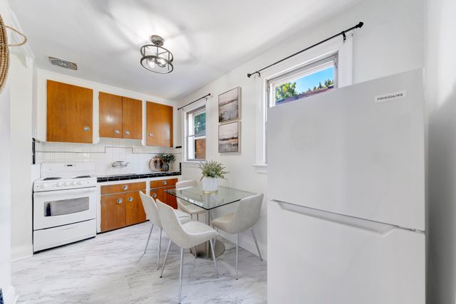 5) Kitchen (1)