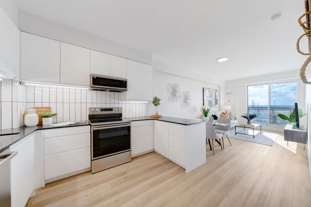 3) Kitchen (1)