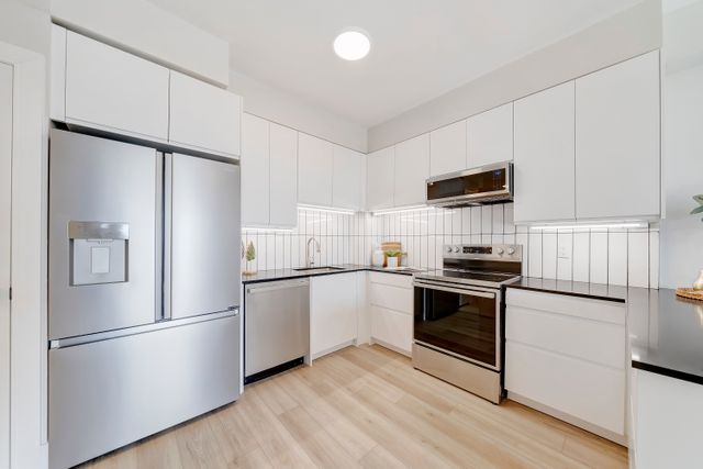 3) Kitchen (2)