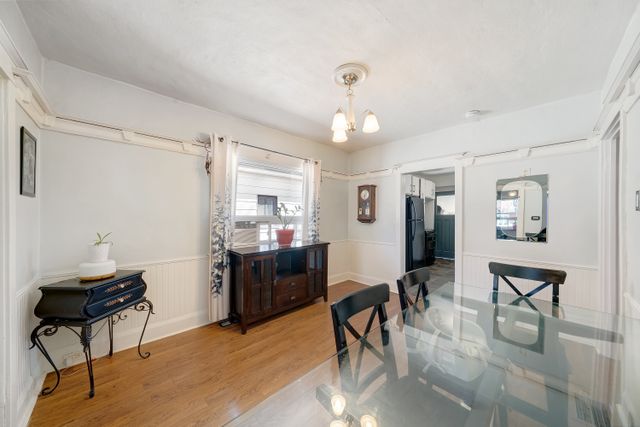 3) Dining Area (1)