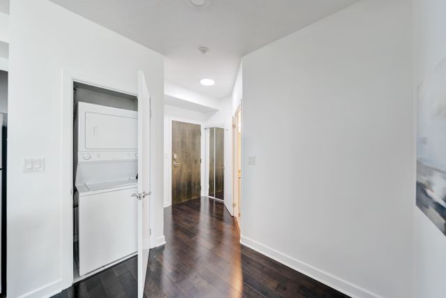 4) Hall (3)