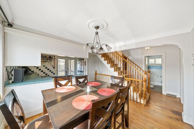 4) Dining Area (2)