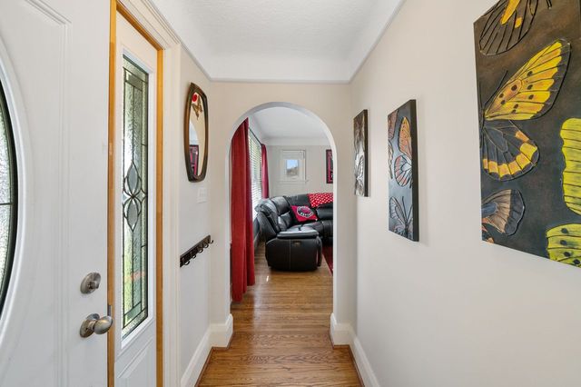 2) Enterance