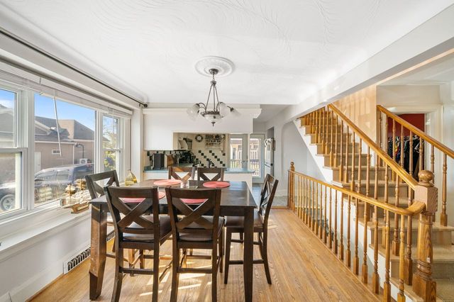 4) Dining Area (1)
