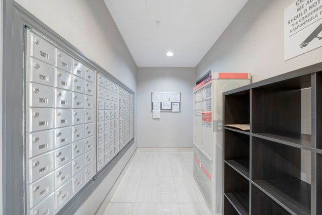2) Entry Amenities (3)