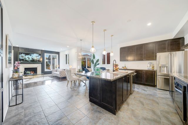 5) Kitchen (3)