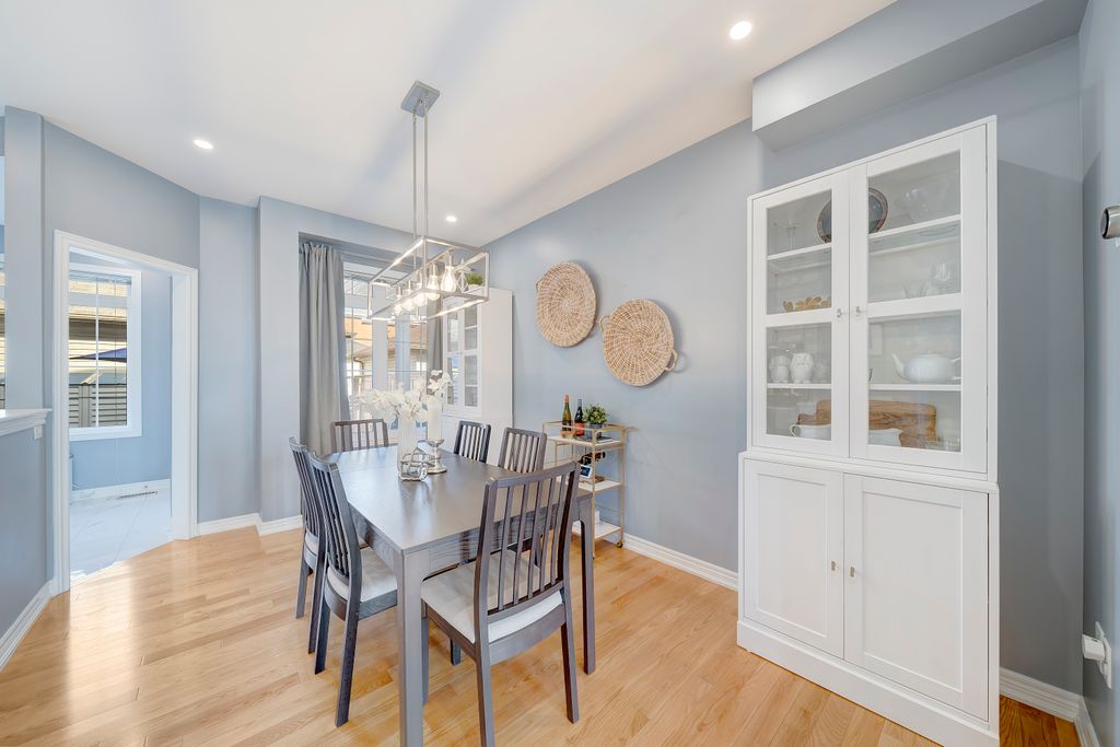 6) Dining Area (1)