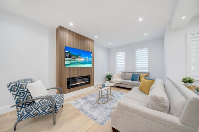 3) Living Room (1)