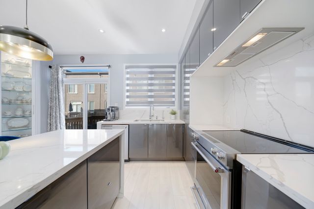 5) Kitchen (5)