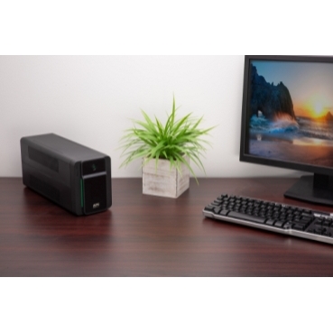 APC Back-UPS 900VA, 230V, AVR, USB Charging, NEMA Sockets thumbnail 3