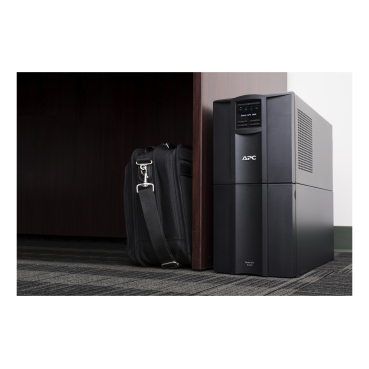 APC Smart-UPS 3000VA LCD 230V thumbnail 2