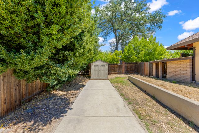 1603 Valley View Ct, Roseville, CA 95661-004