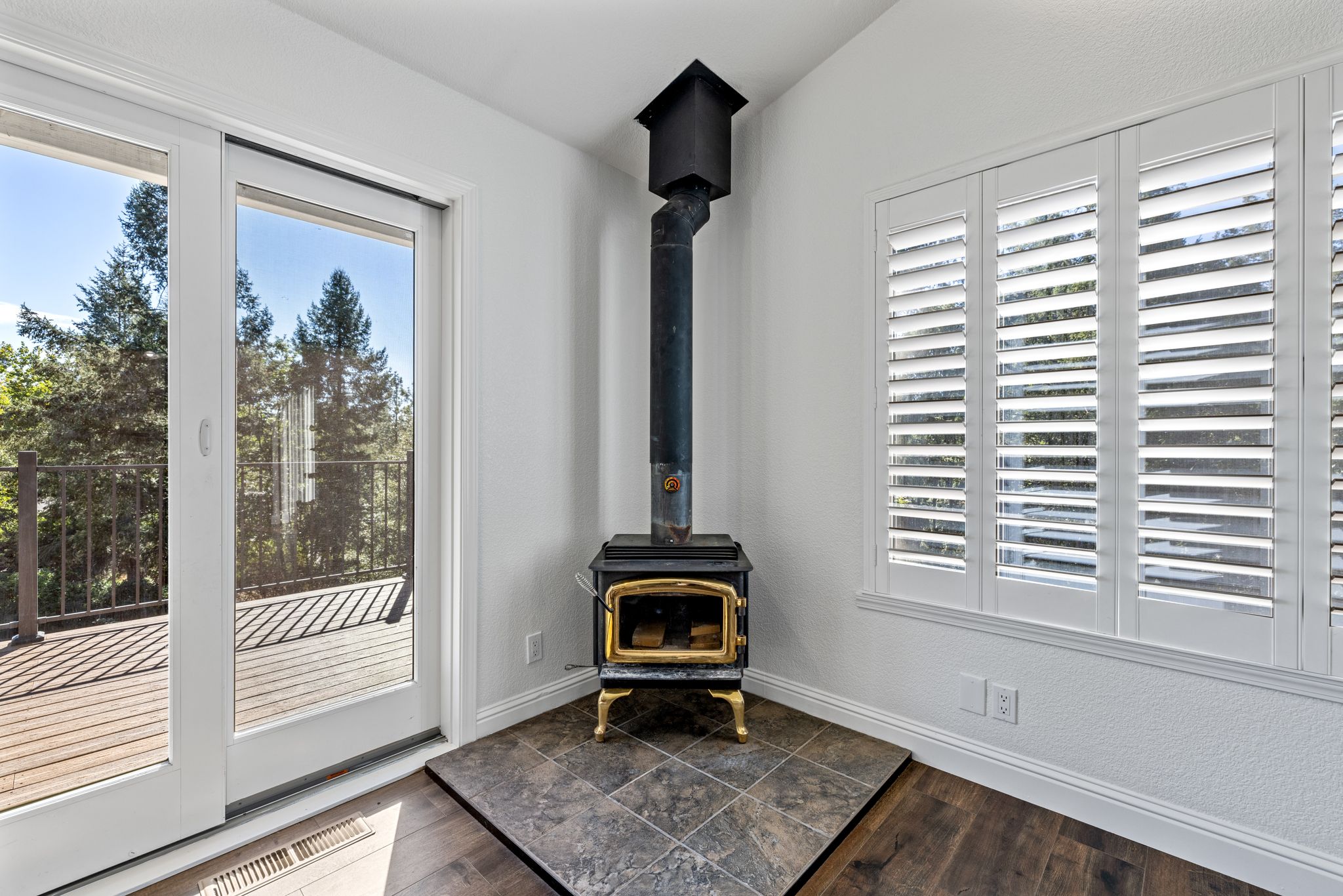 280 Sierra View, Colfax, CA 95713, USA (5)