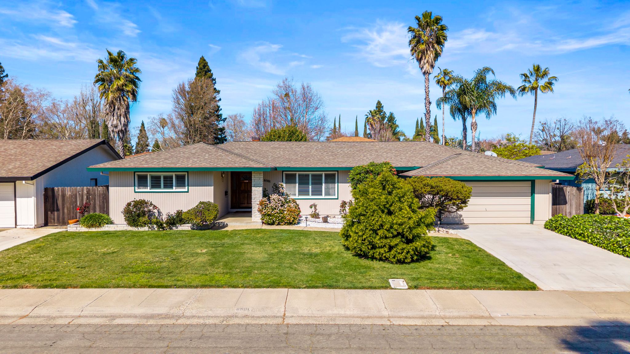 6501 Harmon Dr, Sacramento, CA 95831-001