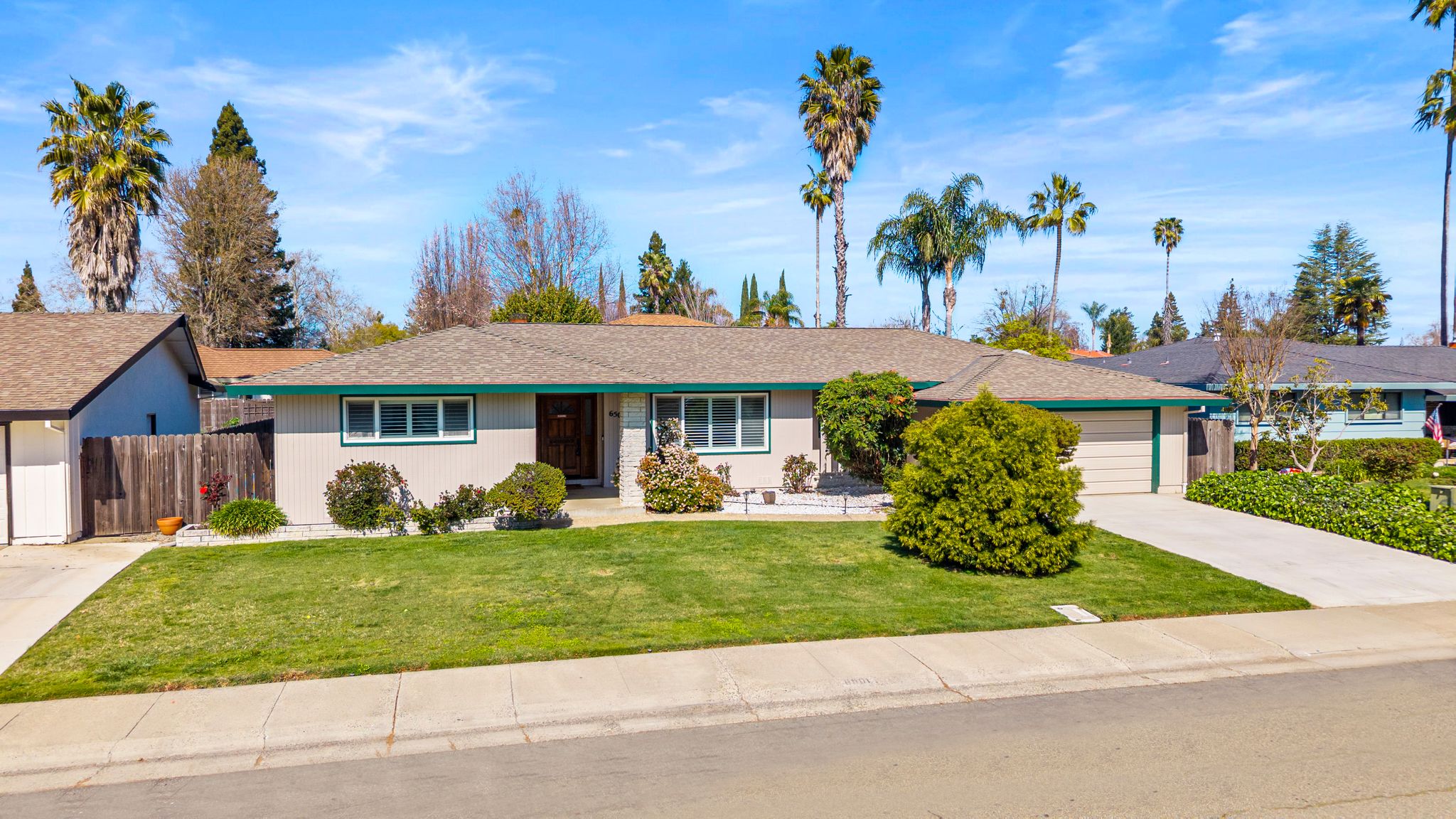 6501 Harmon Dr, Sacramento, CA 95831-002