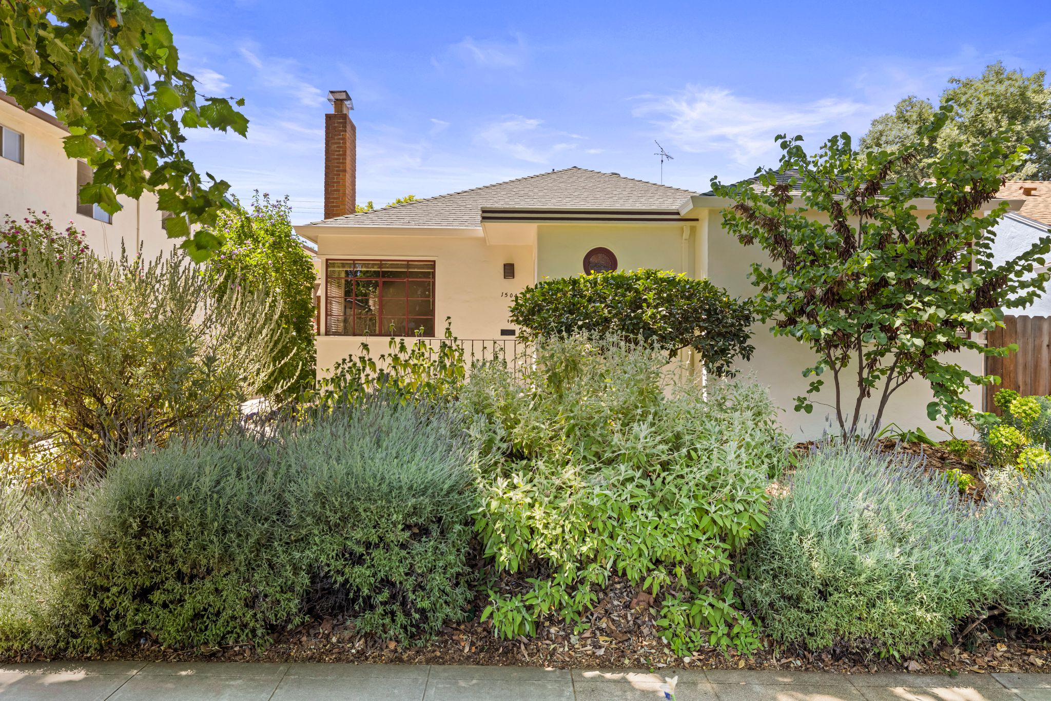 1504 V St, Sacramento, CA 95818, USA-002