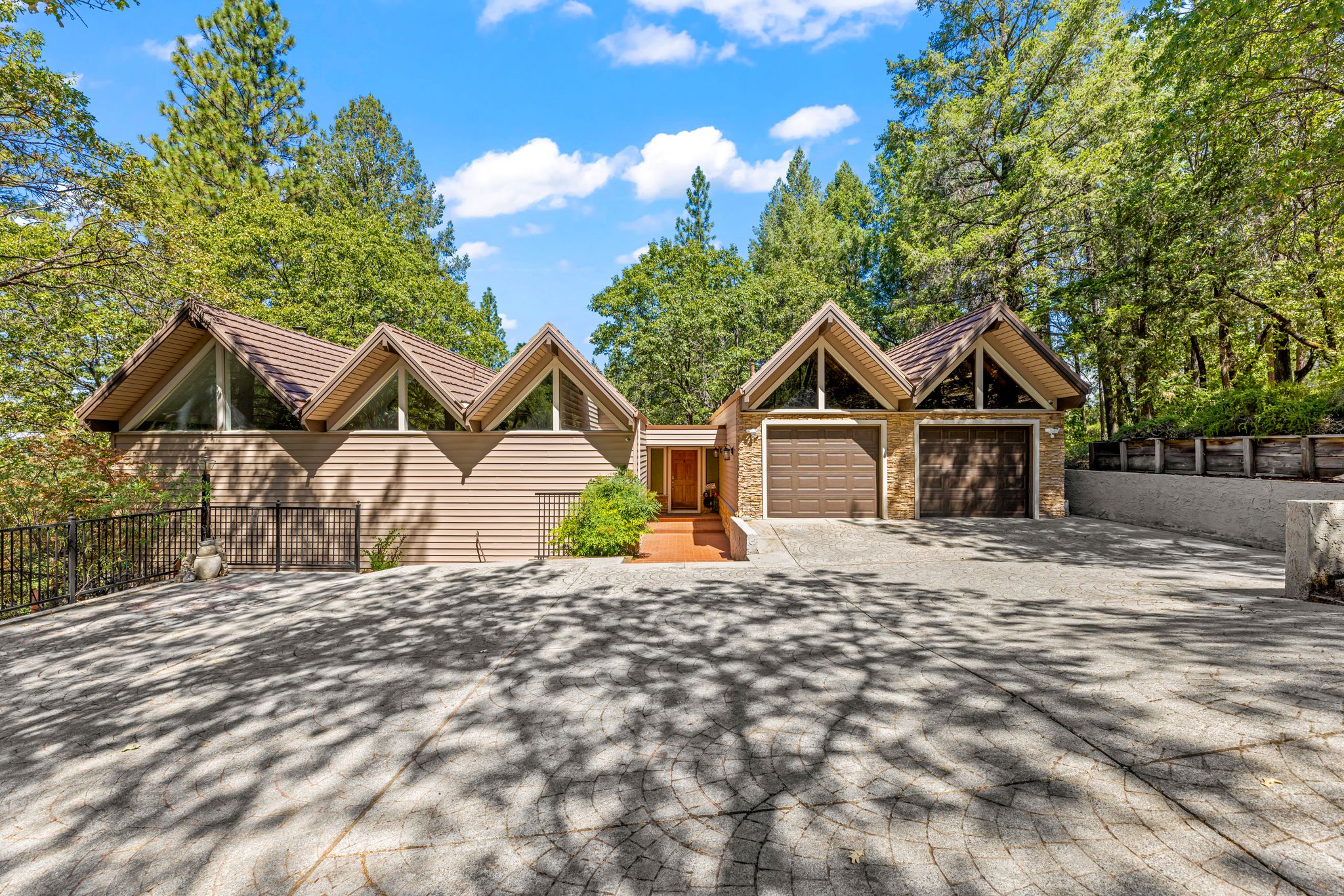 1942 Blue Bell Ct, Cool, CA 95614-001