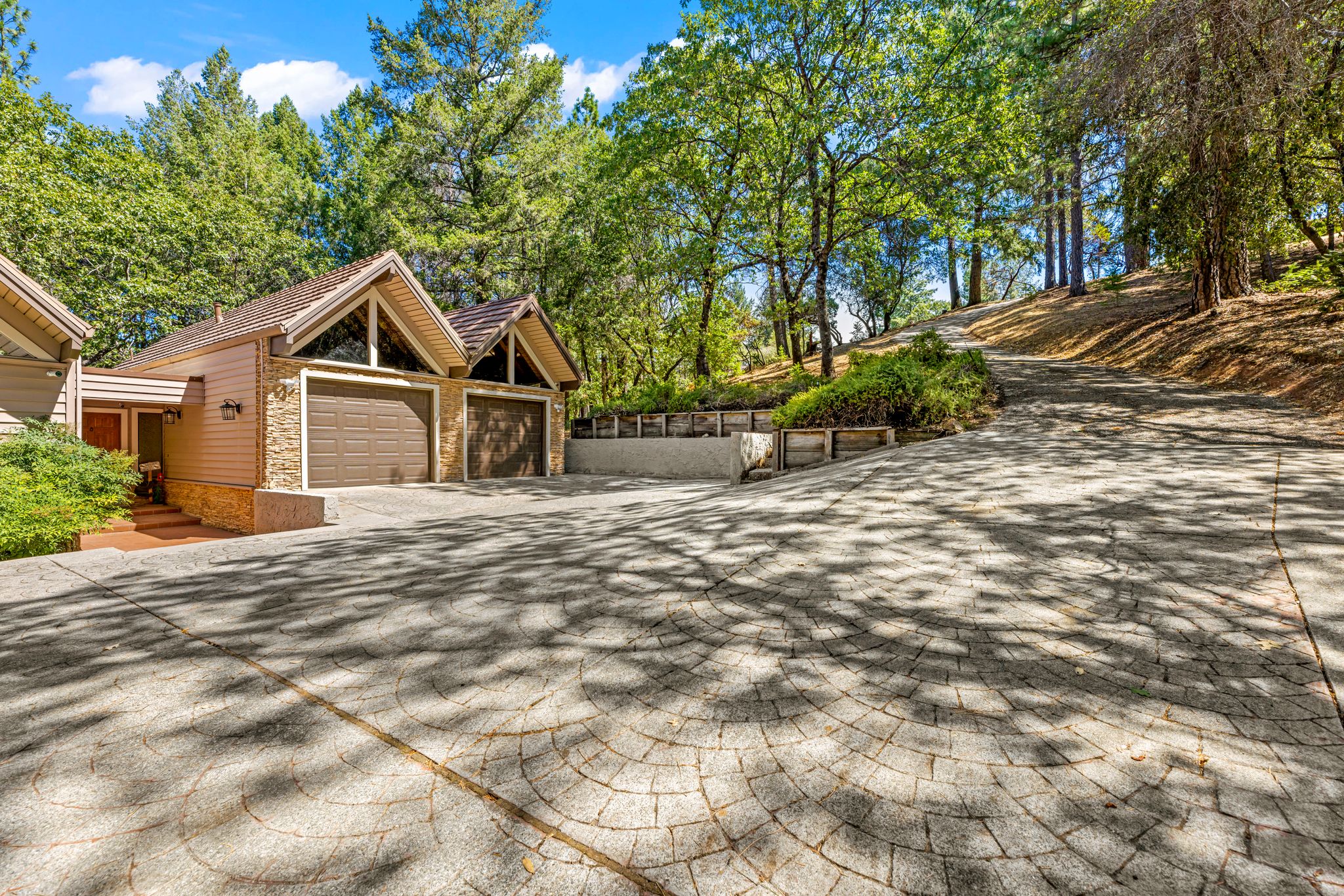 1942 Blue Bell Ct, Cool, CA 95614-004