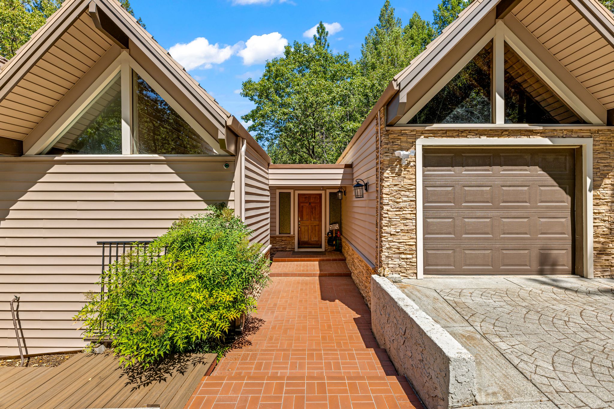 1942 Blue Bell Ct, Cool, CA 95614-007
