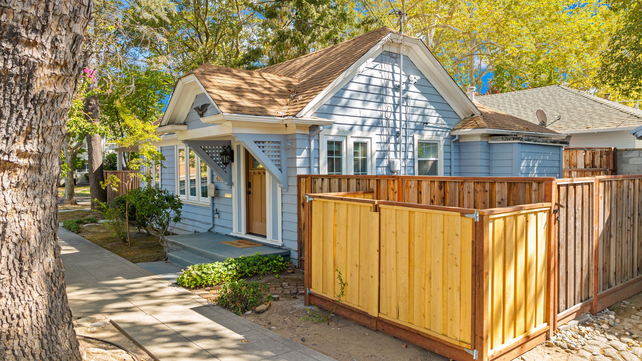 401 Alhambra Blvd, Sacramento, CA 95816-004