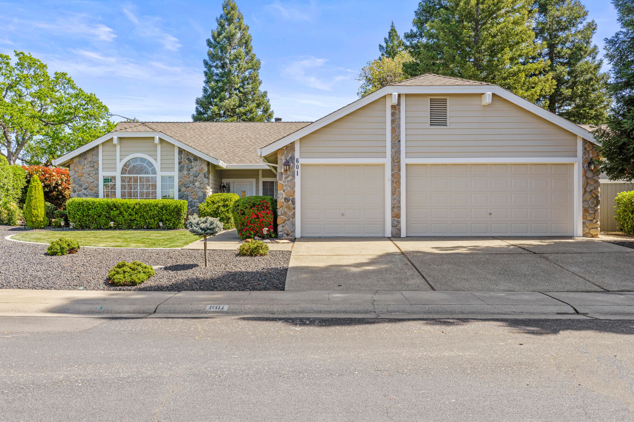 601 Serene Ct, Roseville, CA 95678-004
