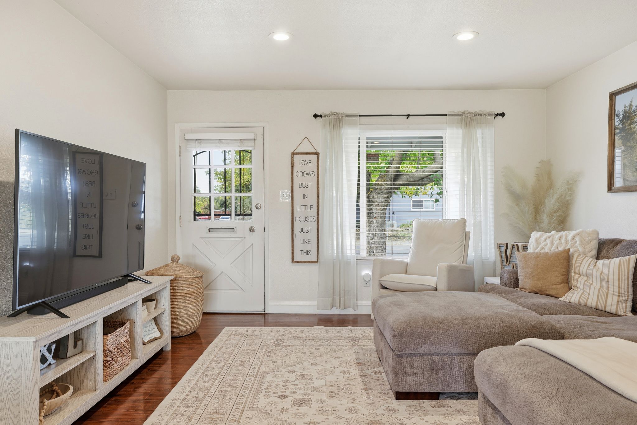 3954_Bainbridge_Dr_North_Highlands_CA_017