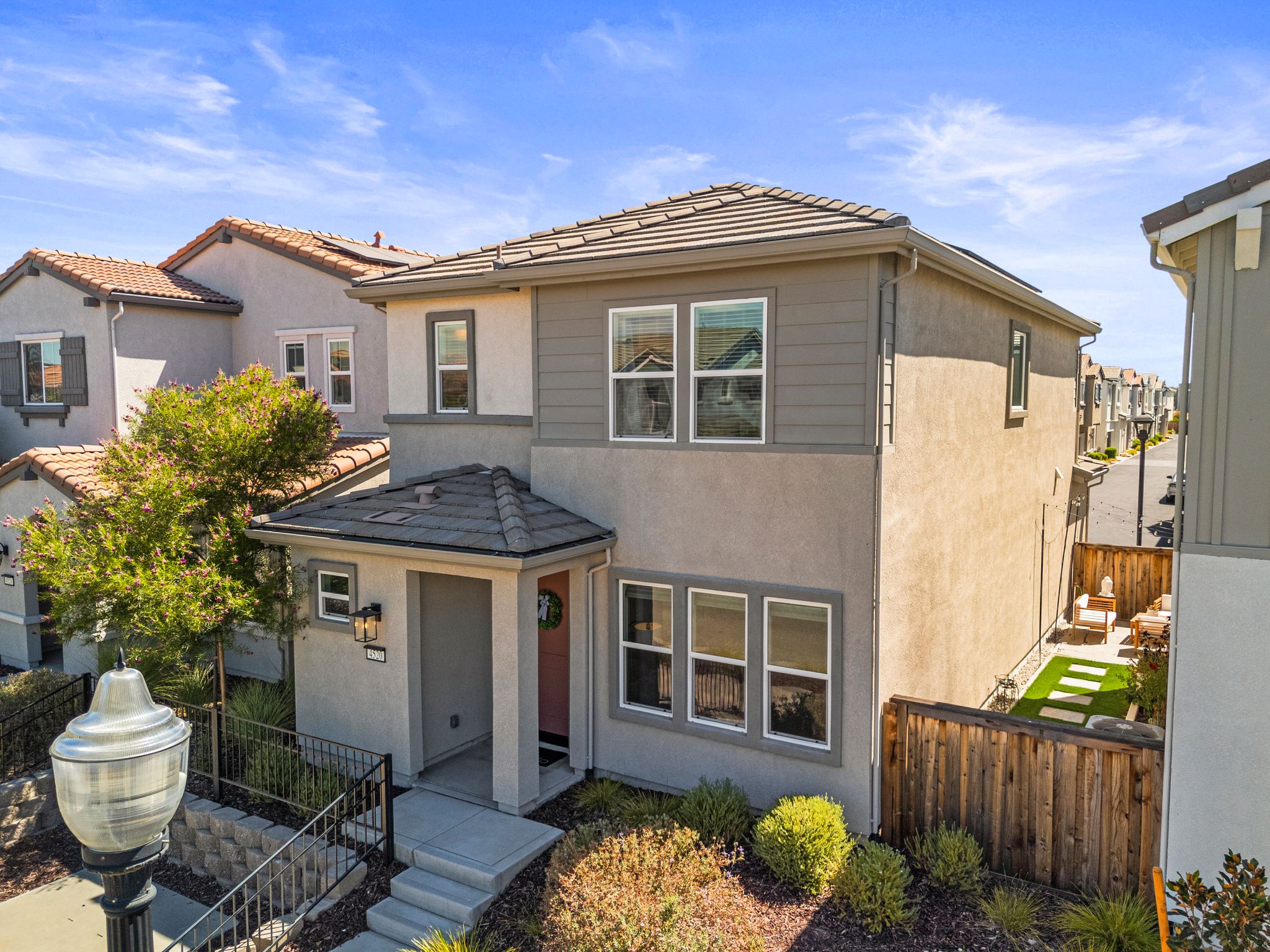 4520 Juneberry Dr, Sacramento, CA 95834, USA-002