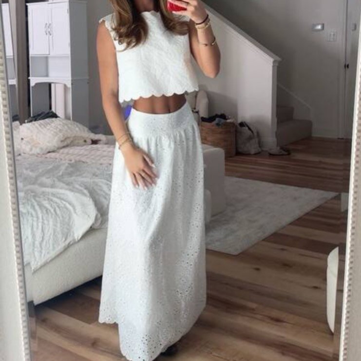 Unknown White Two-Piece Scalloped Set