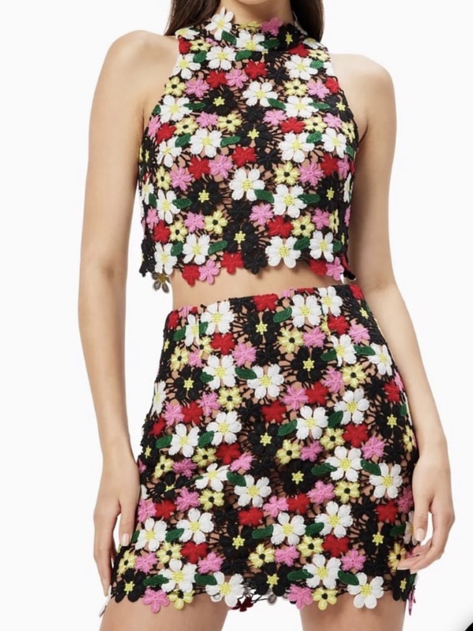 Eliatt Embroidered Set