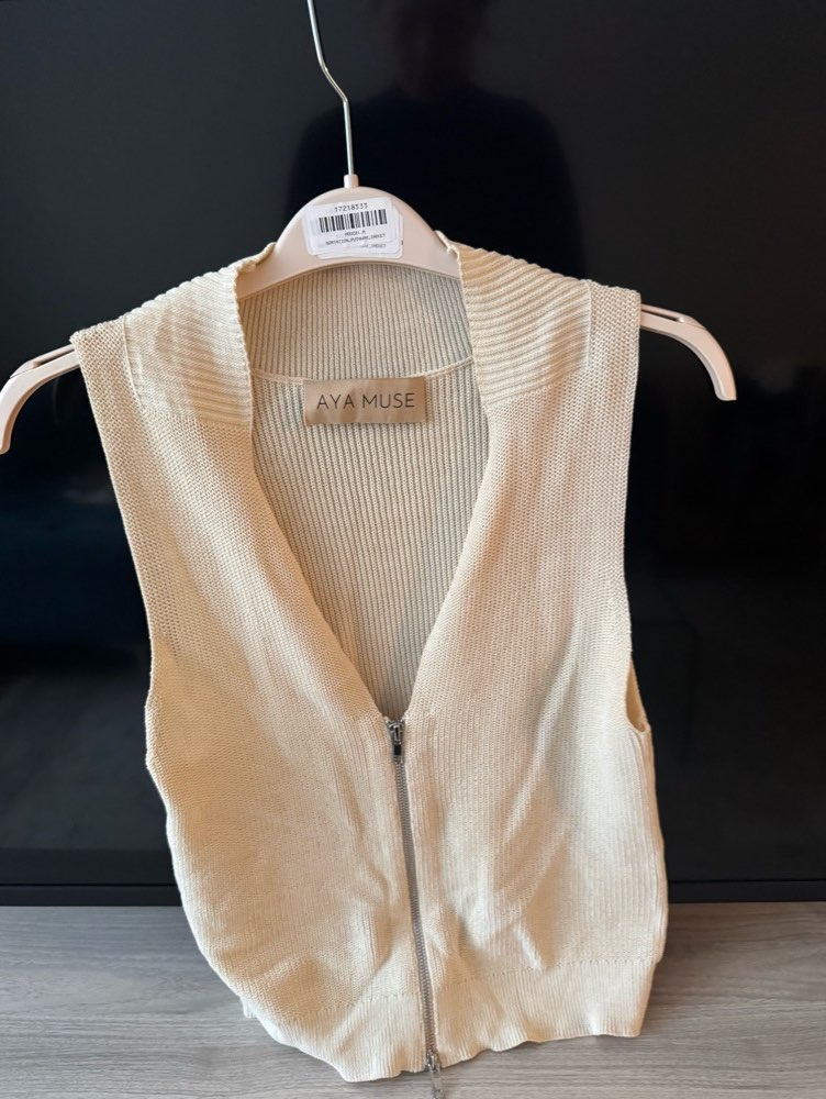 Ribbed Knit Zip-Up Vest Top