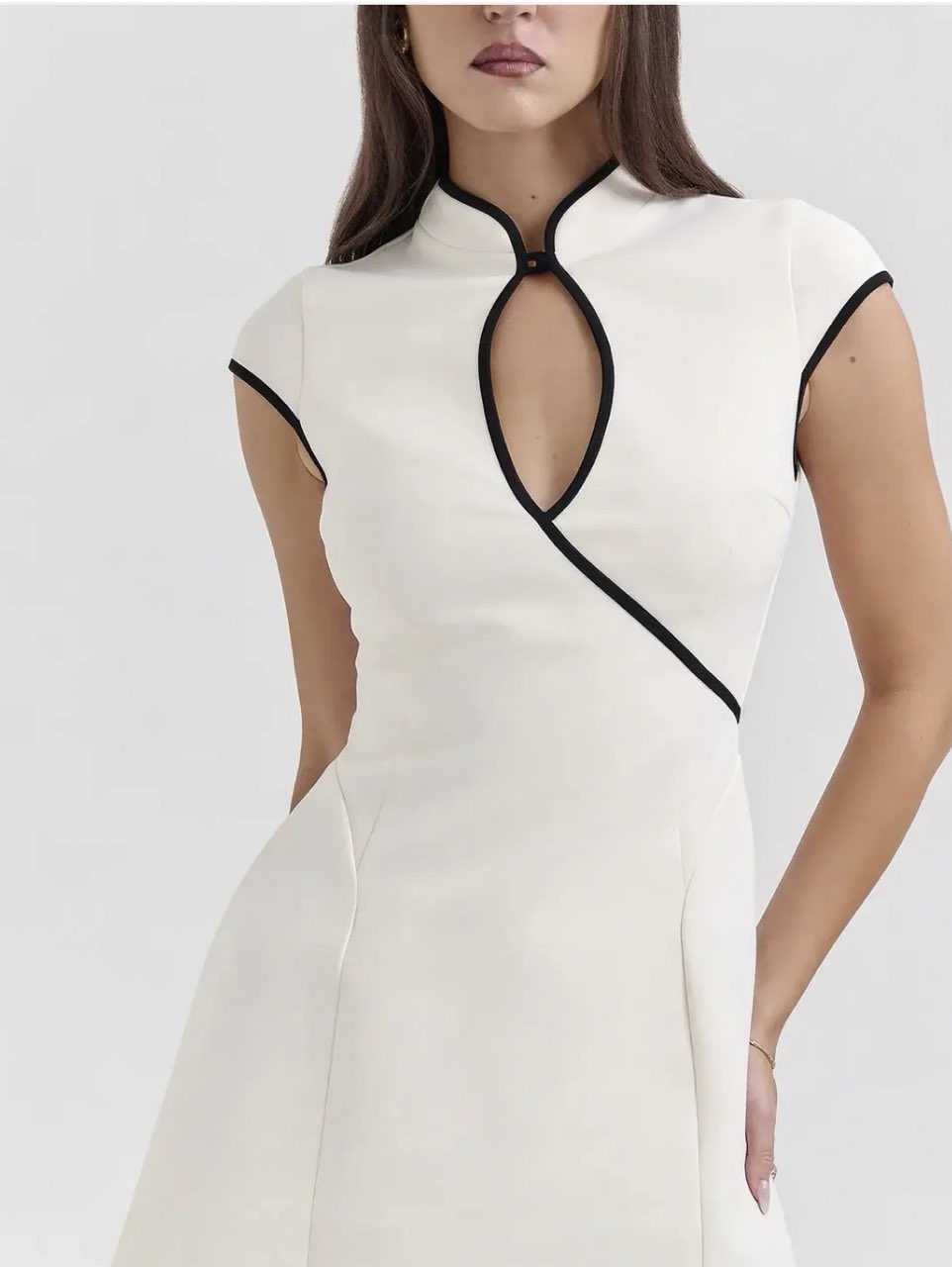 CONTRAST PIPING MINI DRESS