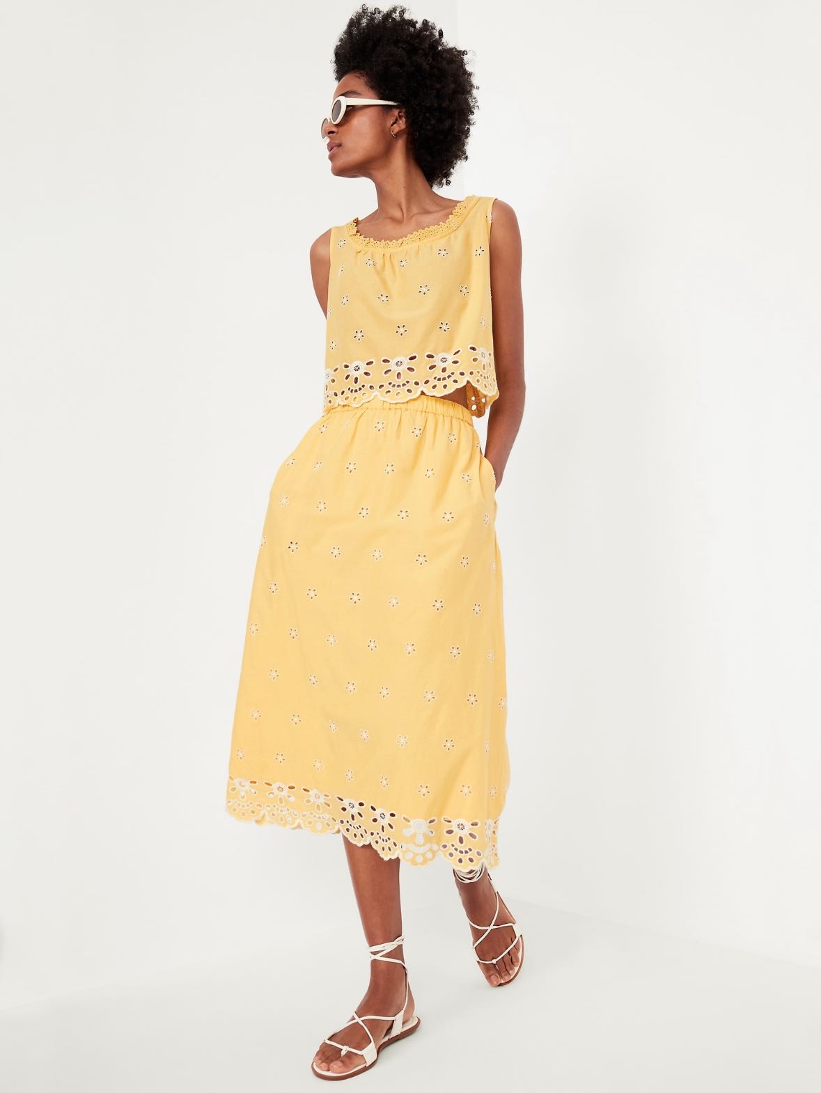 Golden Aura Eyelet Set