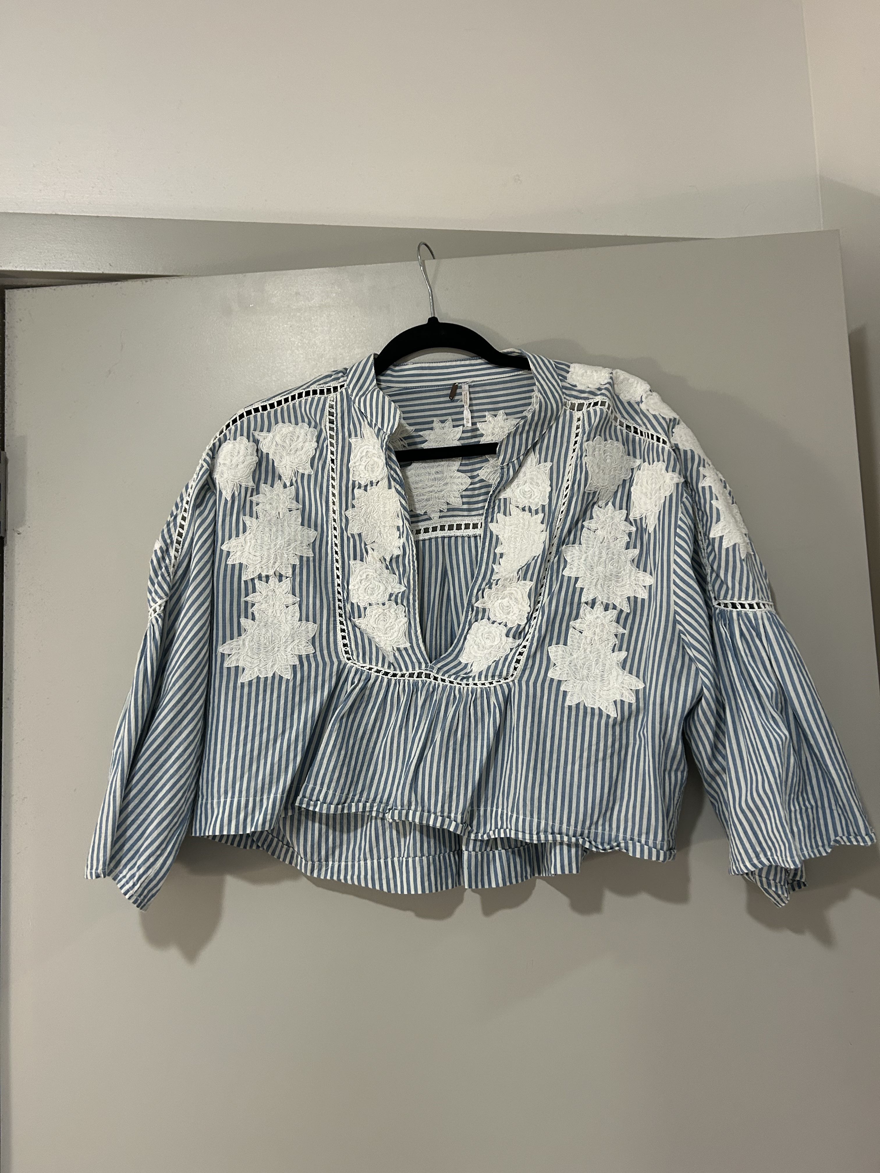 Free People Top!!