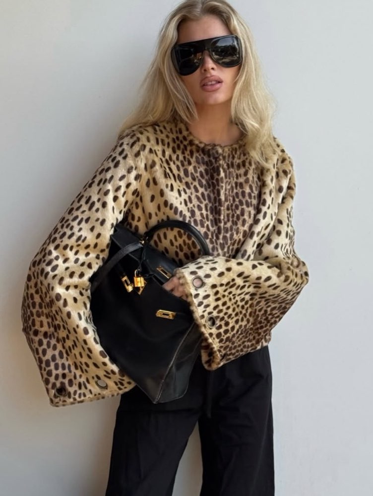 Leopard Print Bell Sleeve Cropped Top