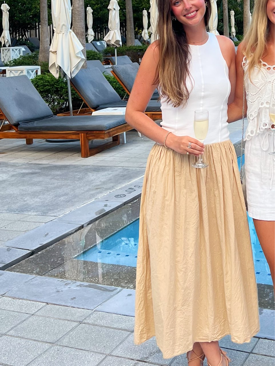 Sleeveless Two-Tone Midi Dress