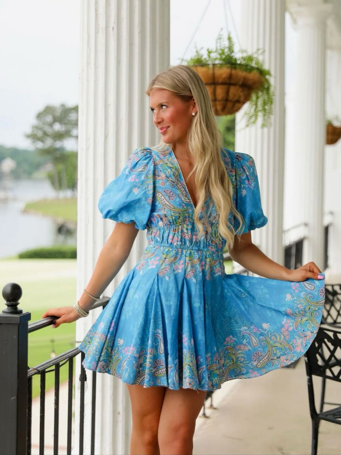blue dress