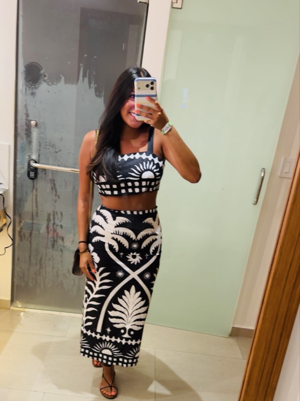 Black and White Printed Set