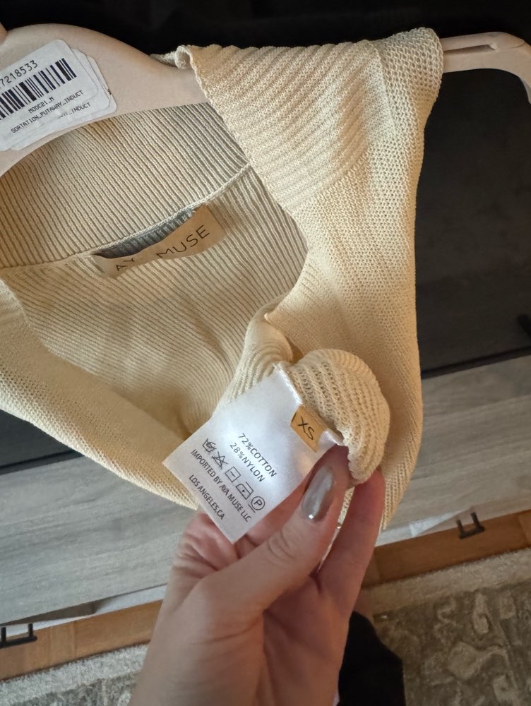 Ribbed Knit Zip-Up Vest Top