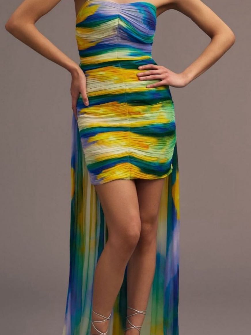 Short dress with drape