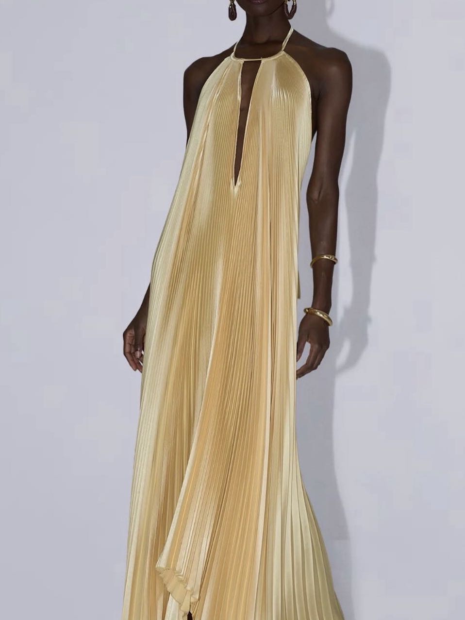 L’IDEE yellow gown
