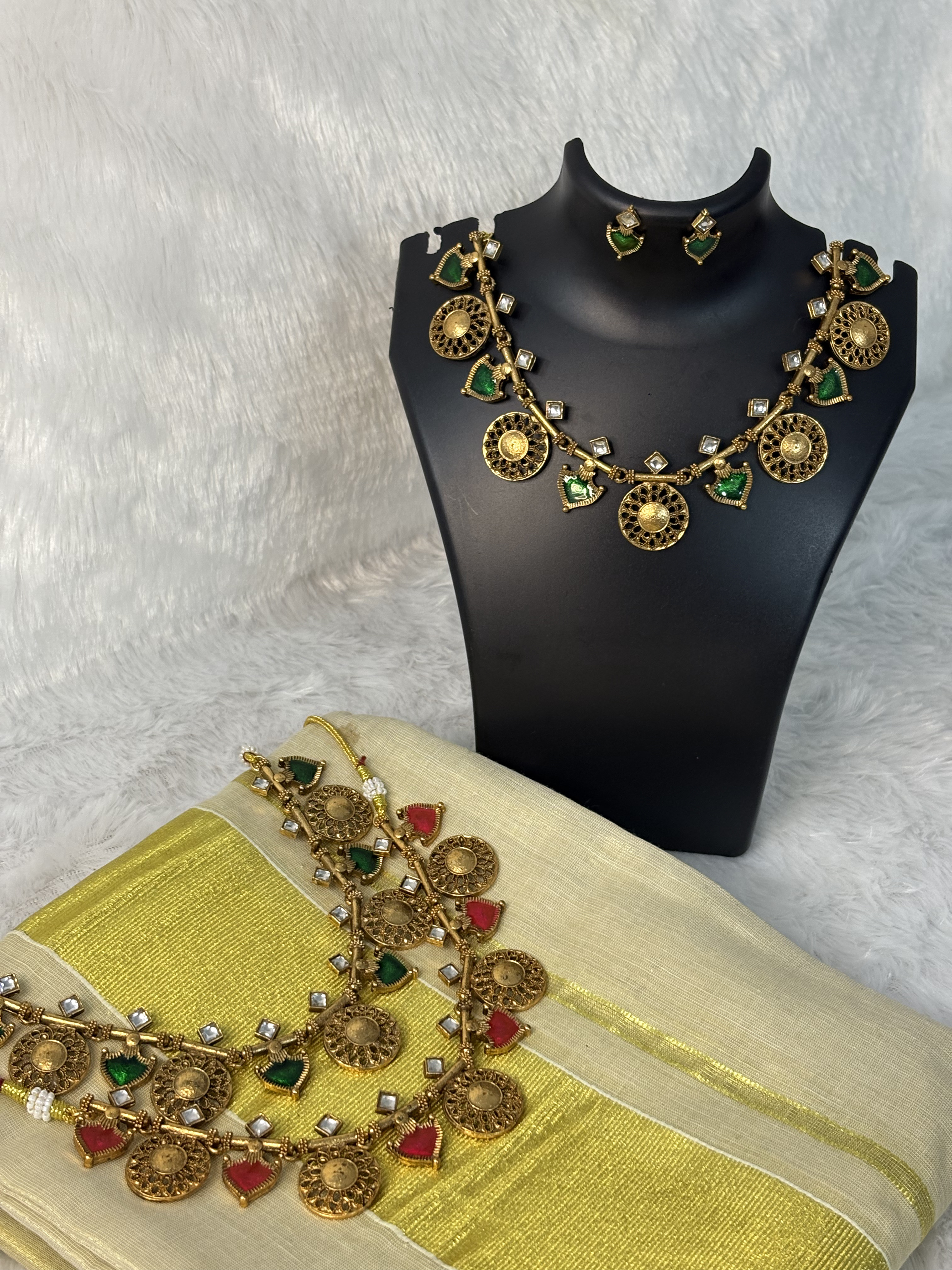 RJ113 Nilambari Antique Set