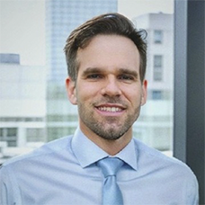 Dr. Gustavo Borges